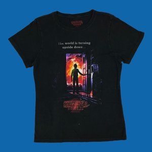 Netflix Stranger Things 2 T-Shirt - Womens XL - The World is Turning Upside Down